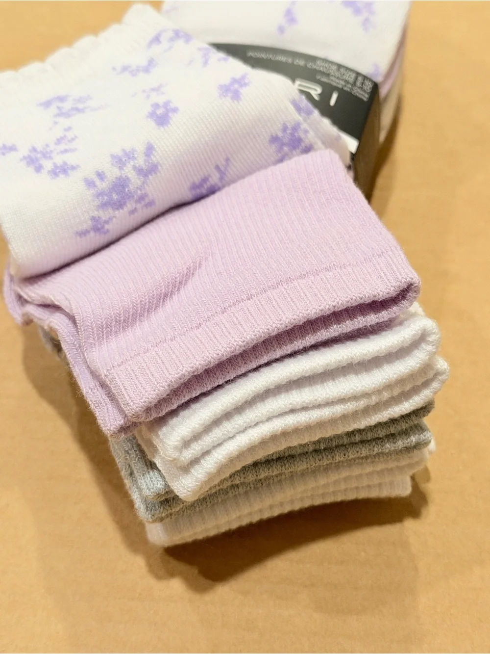Tahari Women’s Assorted Ankle Socks Lupine/ Lavender/ White/ Grey Size 6 Pairs